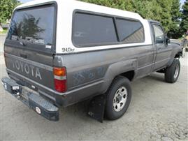 1988 TOYOTA PICK UP GRAY 2 DR 1/2 TON DELUXE STANDARD CAB LONG BED 3.0L  Z15958